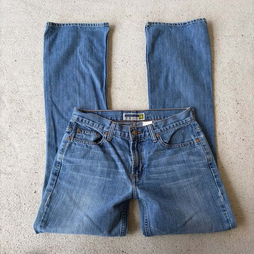 Old Navy Vintage Low Waist Boot-Cut Jeans Size 6 Long